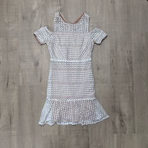 INA Peekaboo Cold Shoulder Sleeve Mini Dress White Lace fully lined size medium